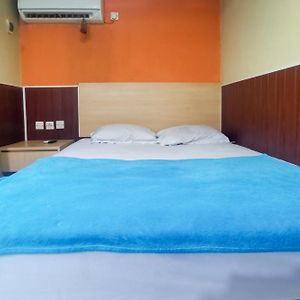 Kamar double standard